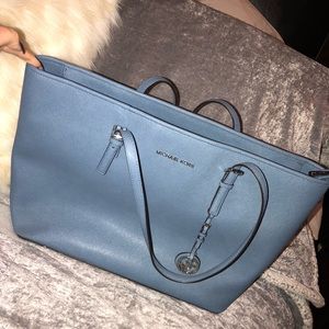 MICHAEL KORS JETSET SAFFIANO LEATHER TOTE-BAG